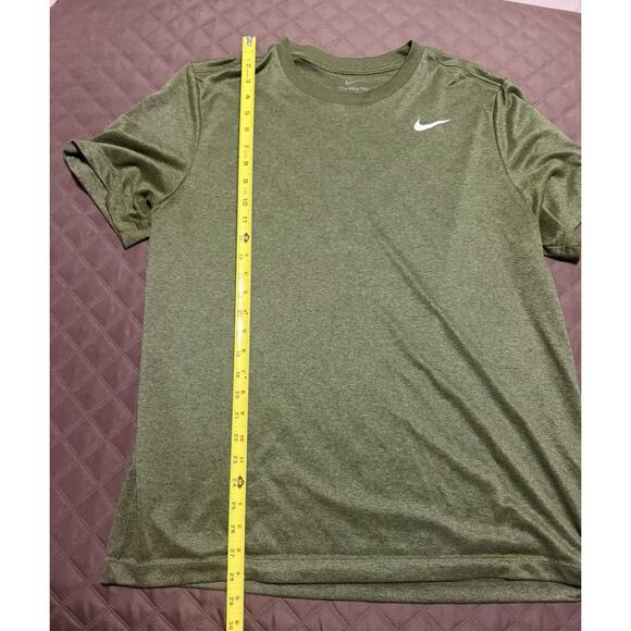 Men’s The Nike Tee Dri-Fit in Green - Size XL - Picture 9 of 10